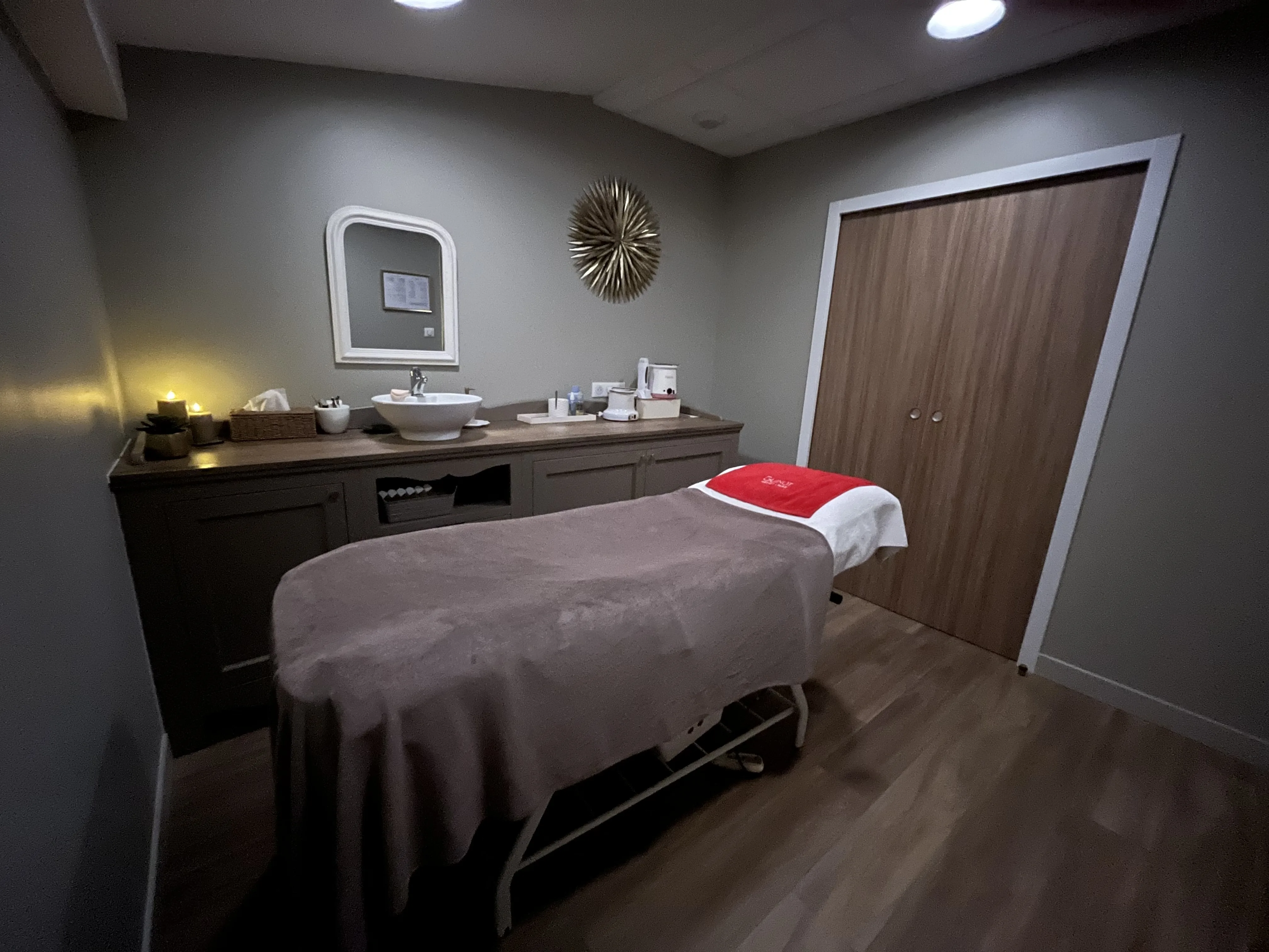 Institut de beauté Léa Beauté Valognes — soins du visage, épilations, LPG